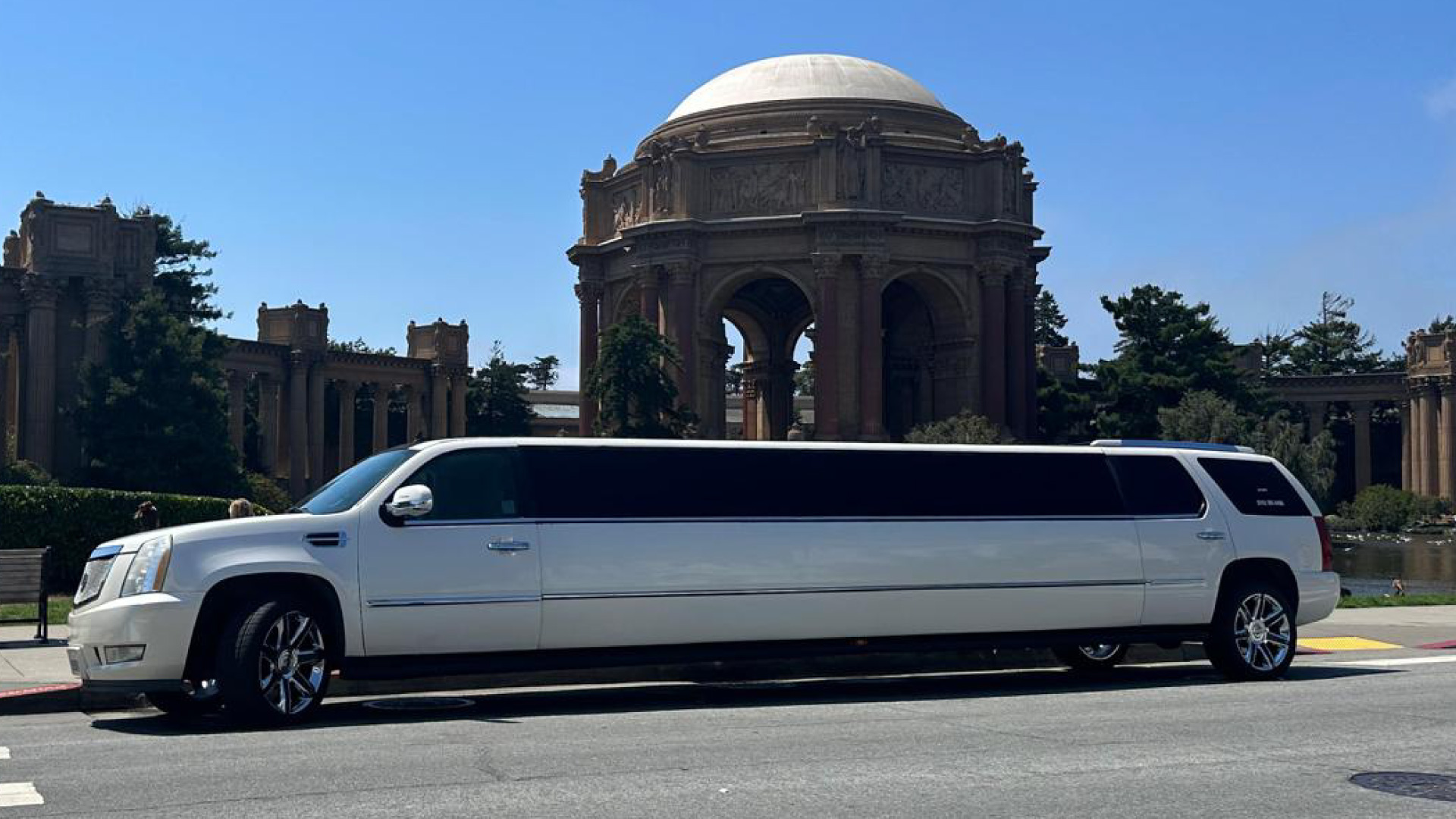 Que comience la diversión de tu cumpleaños en una de nuestras increíbles limousines…